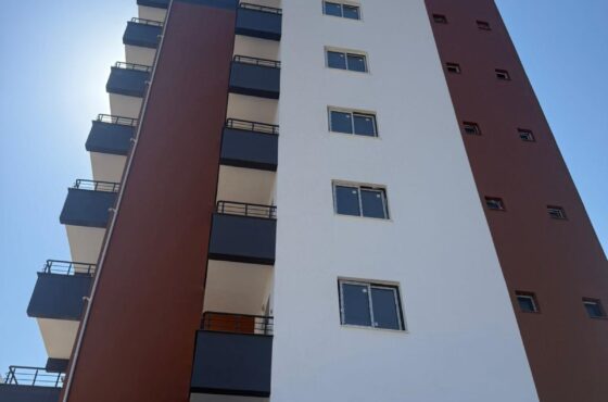 Tırtar Mahallesinde Satılık Plaja Yakın Yazlık 1+1 Havuzlu Daire