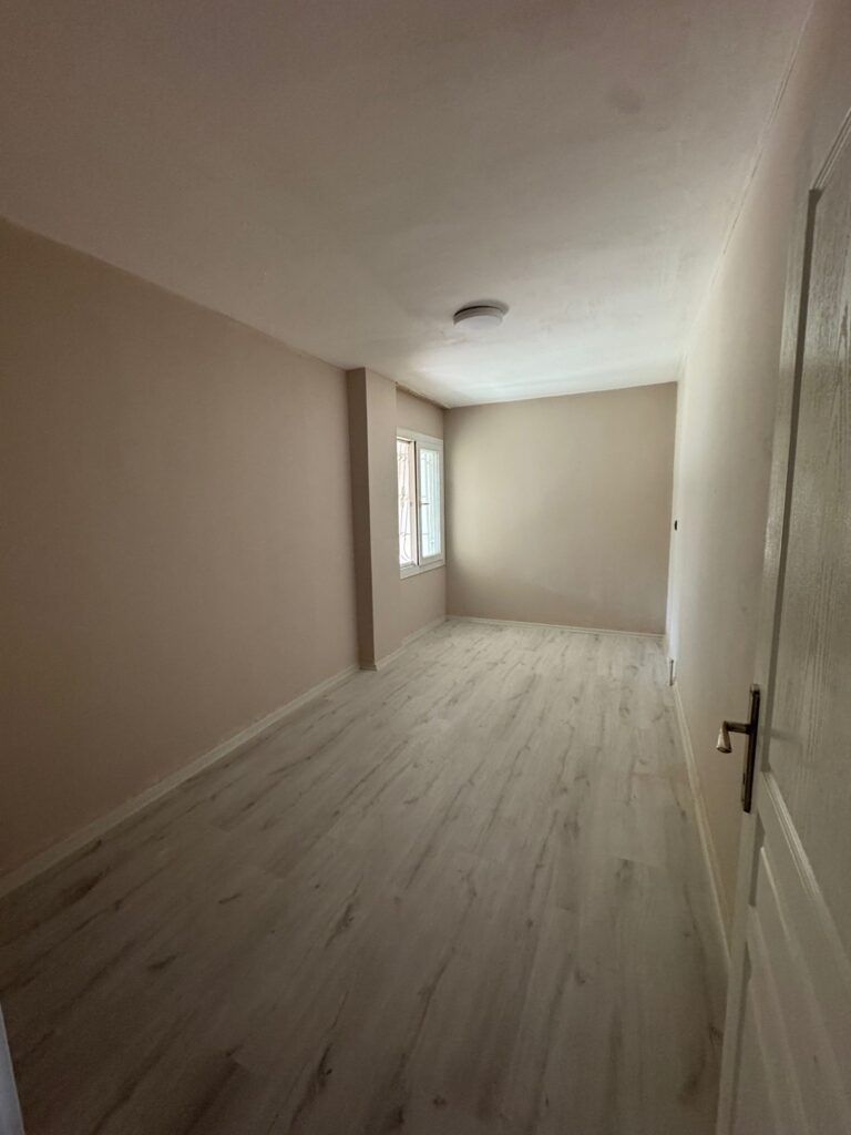 Mezitli Merkez Mahallesi 3+1 Kiralık Daire Geniş Teras