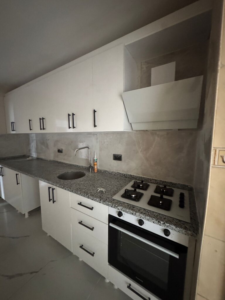 Mezitli Merkez Mahallesi 3+1 Kiralık Daire Geniş Teras