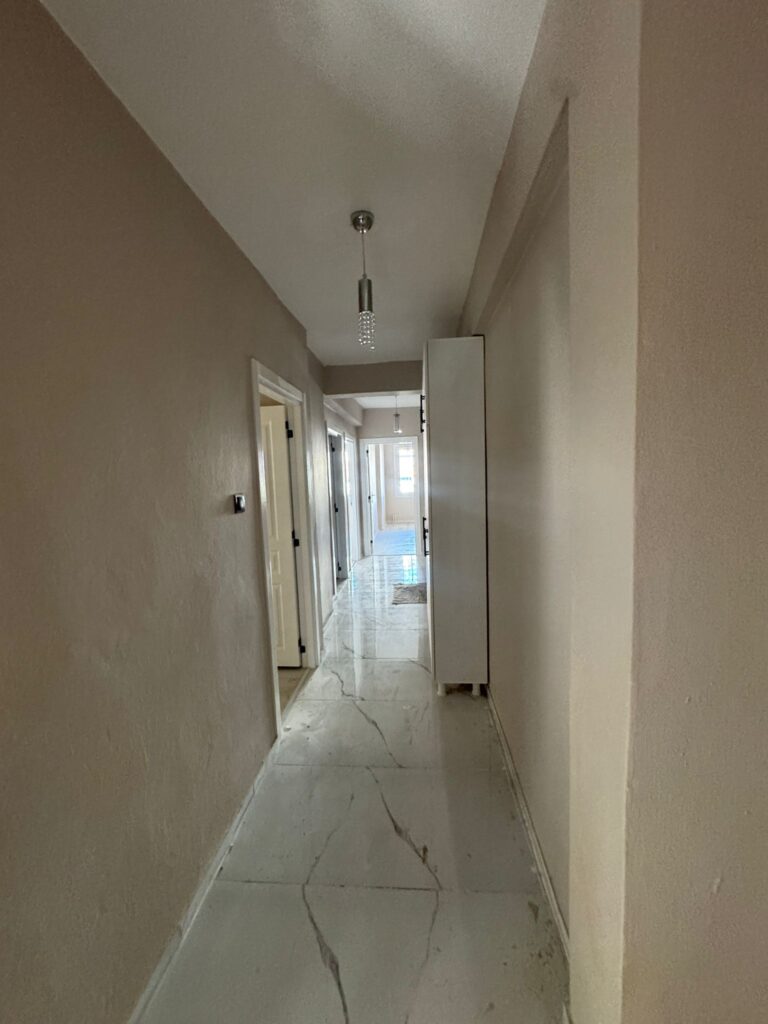 Mezitli Merkez Mahallesi 3+1 Kiralık Daire Geniş Teras