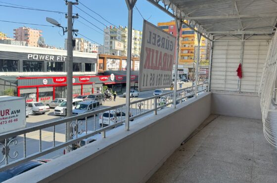 Mezitli Merkez Mahallesi’nde Geniş Teraslı 3+1 Kiralık Daire