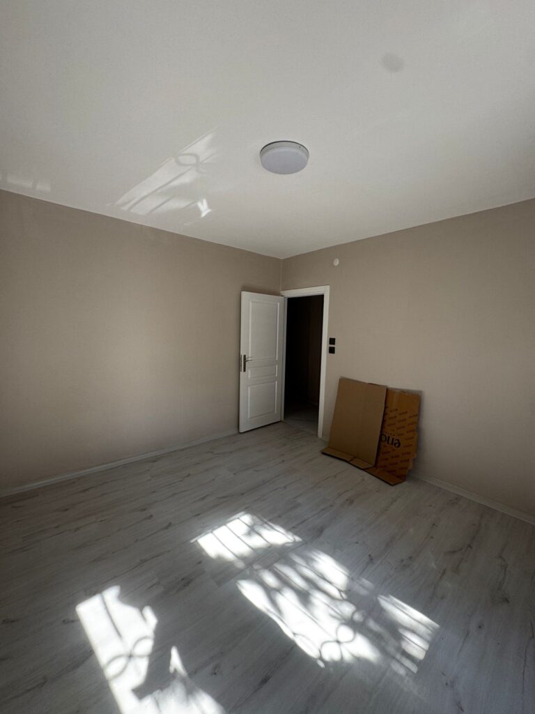 Mezitli Merkez Mahallesi 3+1 Kiralık Daire Geniş Teras