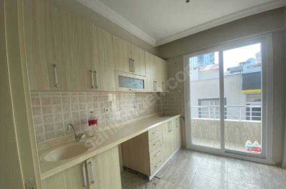 Mersin Mezitli İstiklal Mahallesi Kiralık 3+1 Site İçi Daire