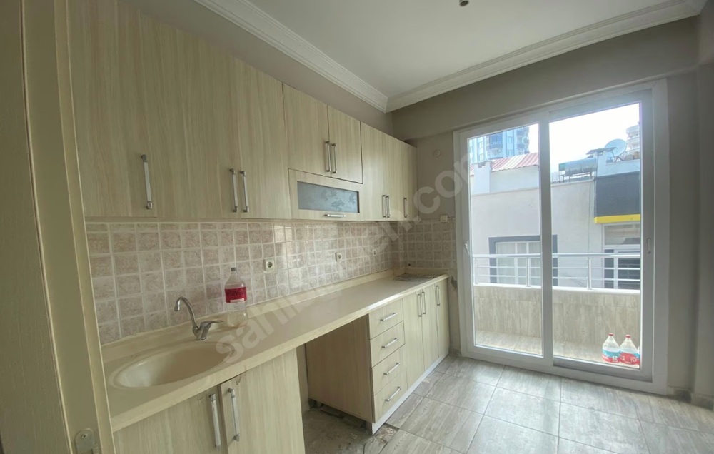Mersin Mezitli İstiklal Mahallesi Kiralık 3+1 Site İçi Daire