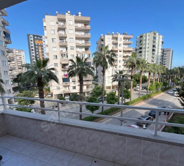 Mersin Mezitli Menderes Mahallesi Satılık Geniş 3+1 Fırsat Daire