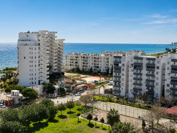 Arpaçbahşiş’de Havuzlu 1+1 Satılık Daire
