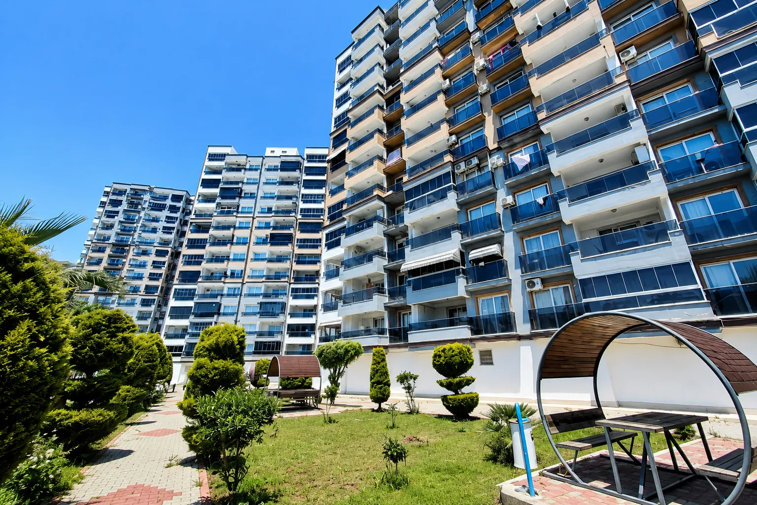 1311829033 Deniz’de Full Eşyalı Havuzlu 1+1 Satılık Daire
