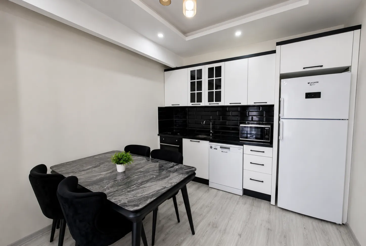 Deniz’de 2+1 Satılık Daire – Balkon