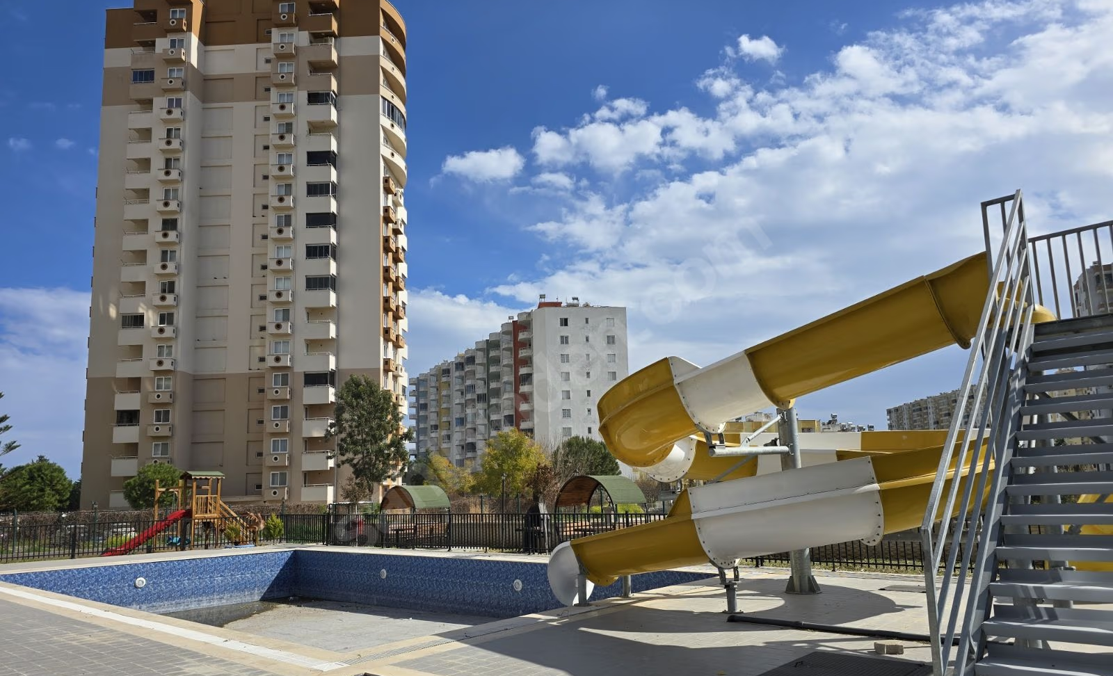 Mersin Erdemli Çeşmeli Mahallesi 1+1 74 m² Klima Satılık Daire