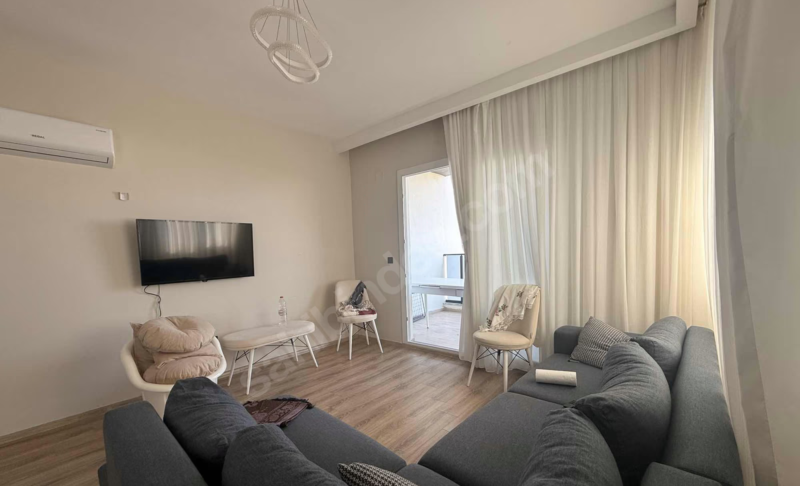 Mersin Erdemli Çeşmeli Mahallesi 2+1 100 m² Klima Kiralık Daire