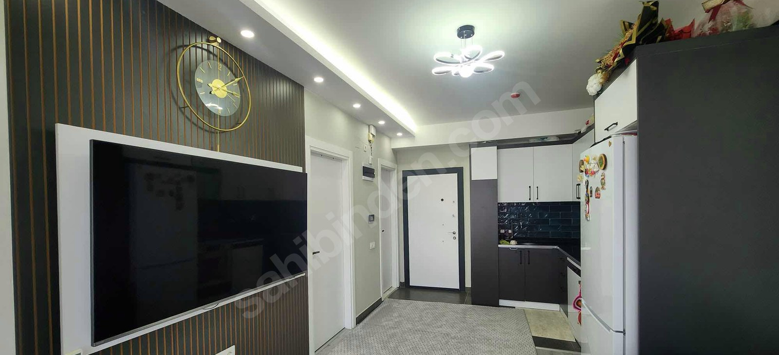 Mersin Mezitli 75. Yıl Mahallesi 1+1 55 m² Doğalgaz Kombili Satılık Daire