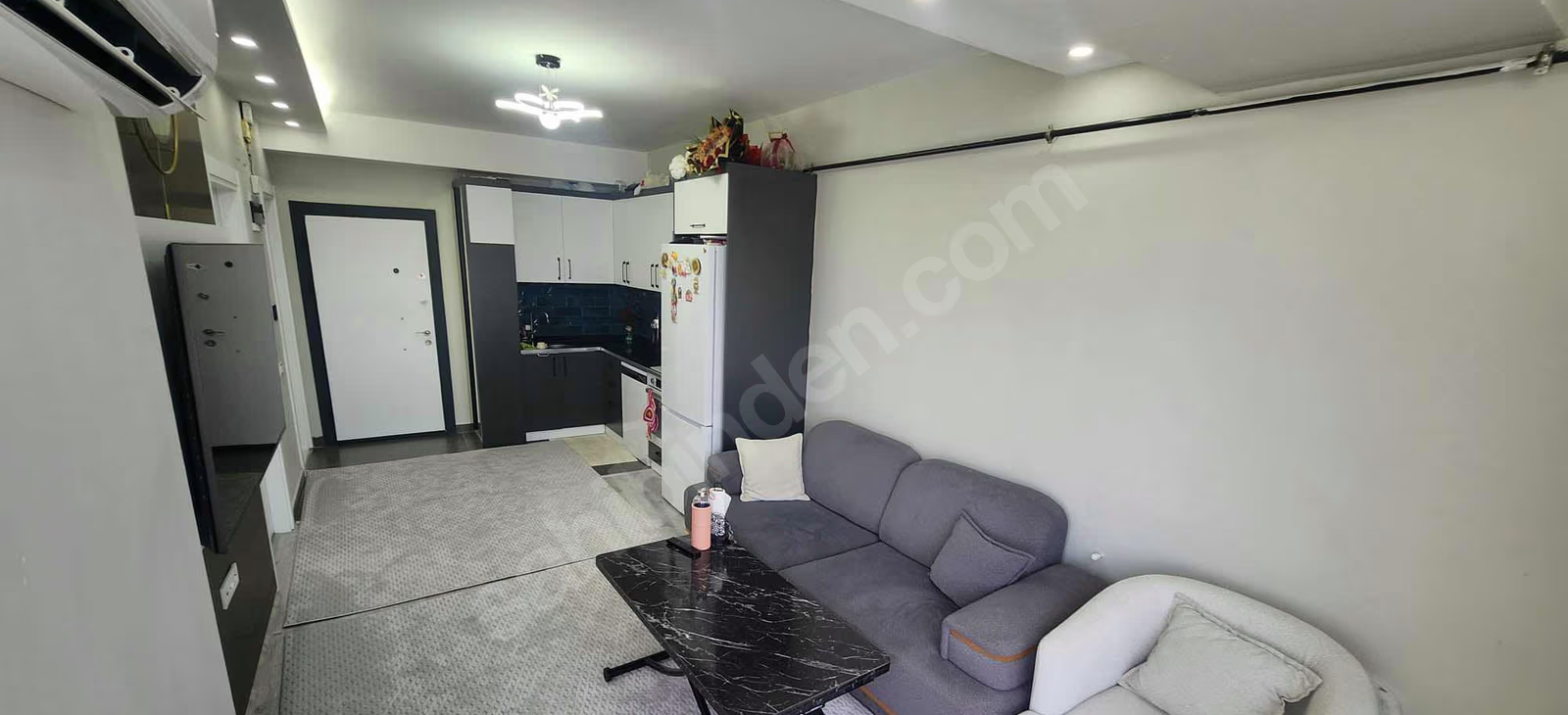 Mersin Mezitli 75. Yıl Mahallesi 1+1 55 m² Doğalgaz Kombili Satılık Daire