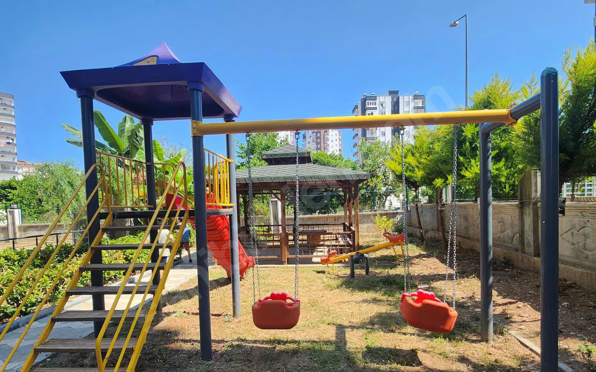 Mersin Mezitli 75. Yıl Mahallesi 1+1 55 m² Doğalgaz Kombili Satılık Daire