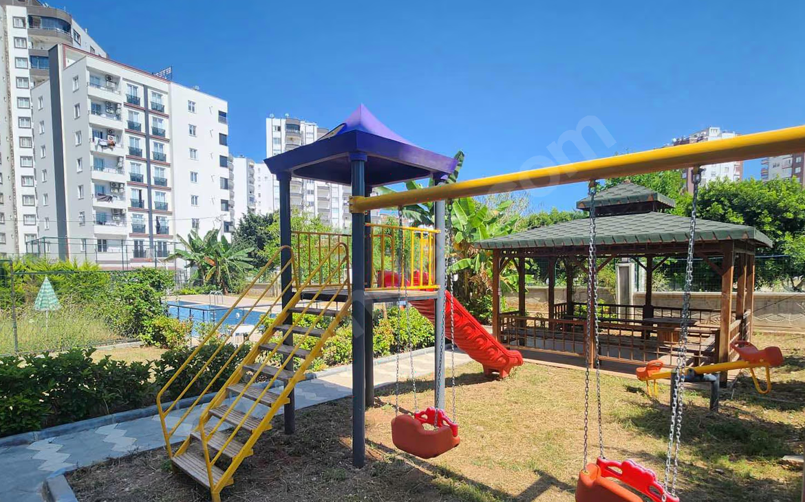 Mersin Mezitli 75. Yıl Mahallesi 1+1 55 m² Doğalgaz Kombili Satılık Daire