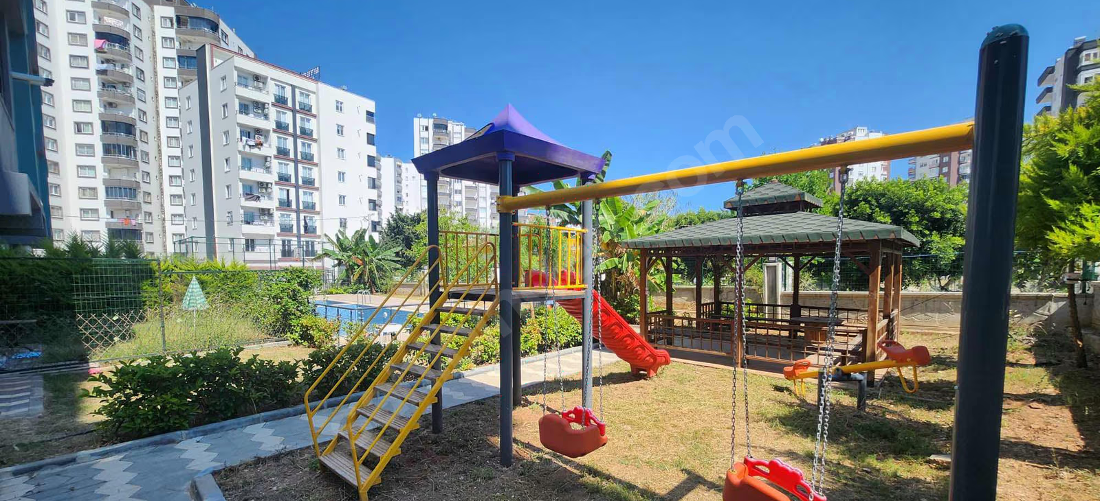 Mersin Mezitli 75. Yıl Mahallesi 1+1 55 m² Doğalgaz Kombili Satılık Daire