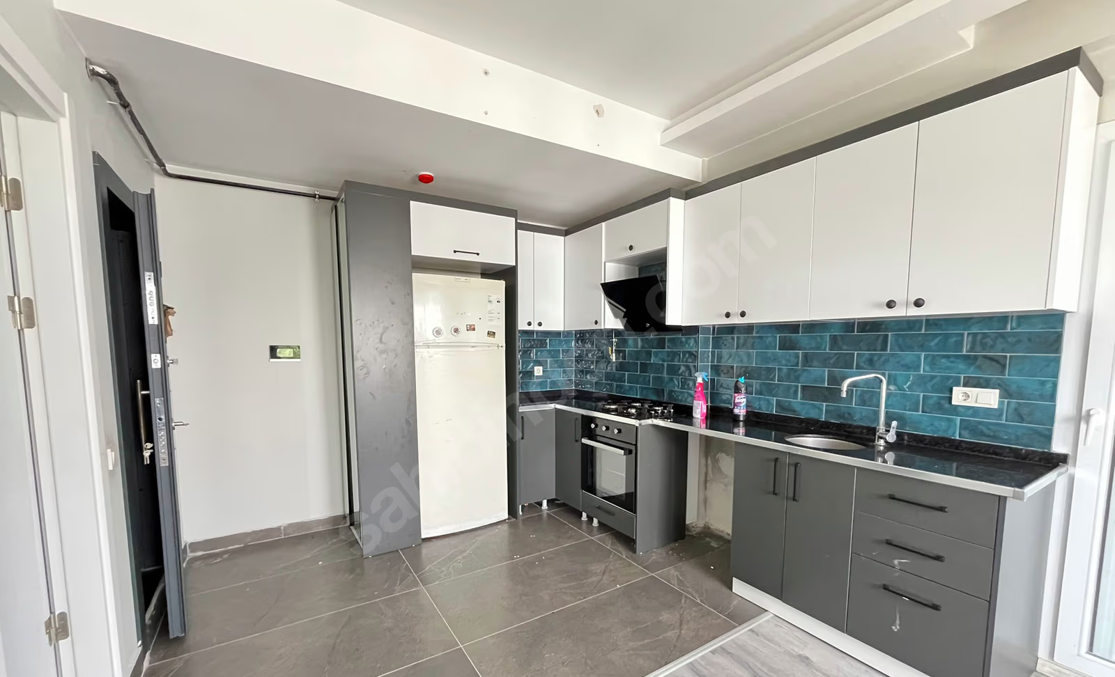 Mersin Mezitli 75. Yıl Mahallesi 1+1 55 m² Klima Satılık Daire