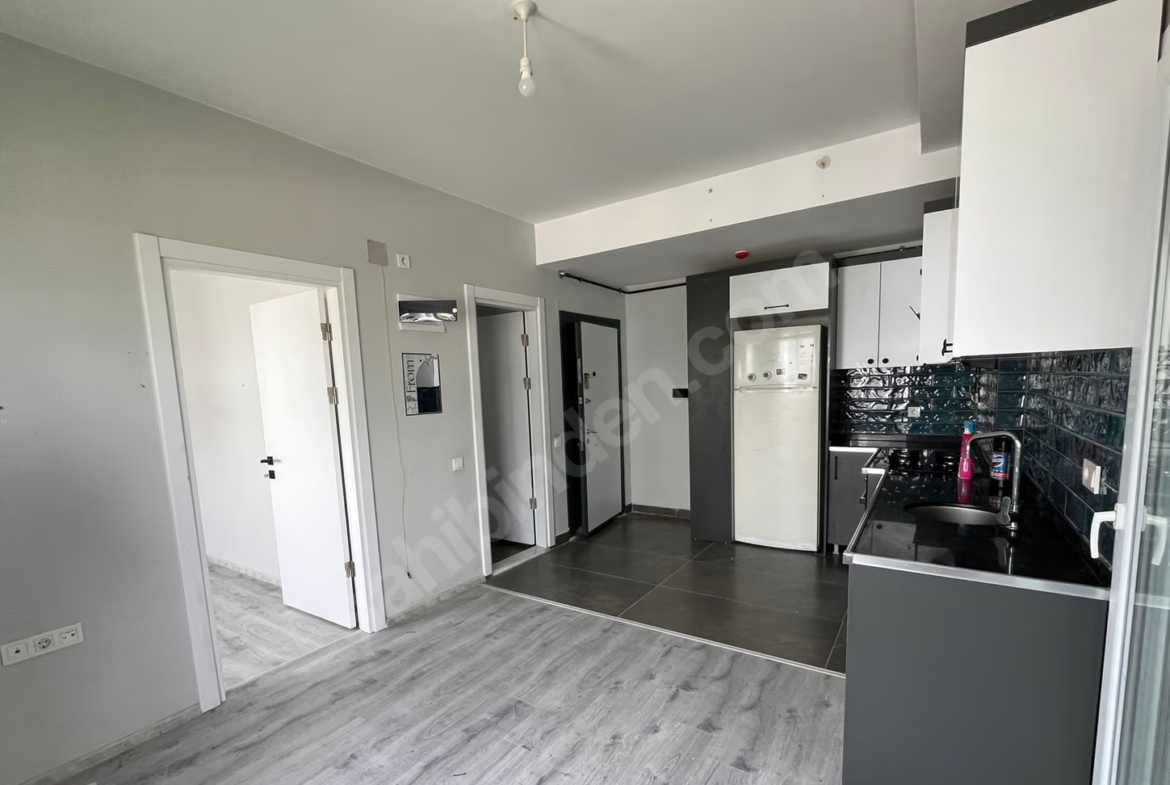 Mersin Mezitli 75. Yıl Mahallesi 1+1 55 m² Klima Satılık Daire
