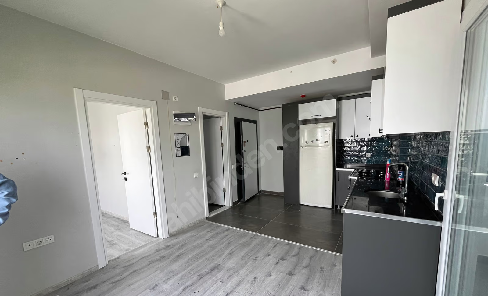 Mersin Mezitli 75. Yıl Mahallesi 1+1 55 m² Klima Satılık Daire