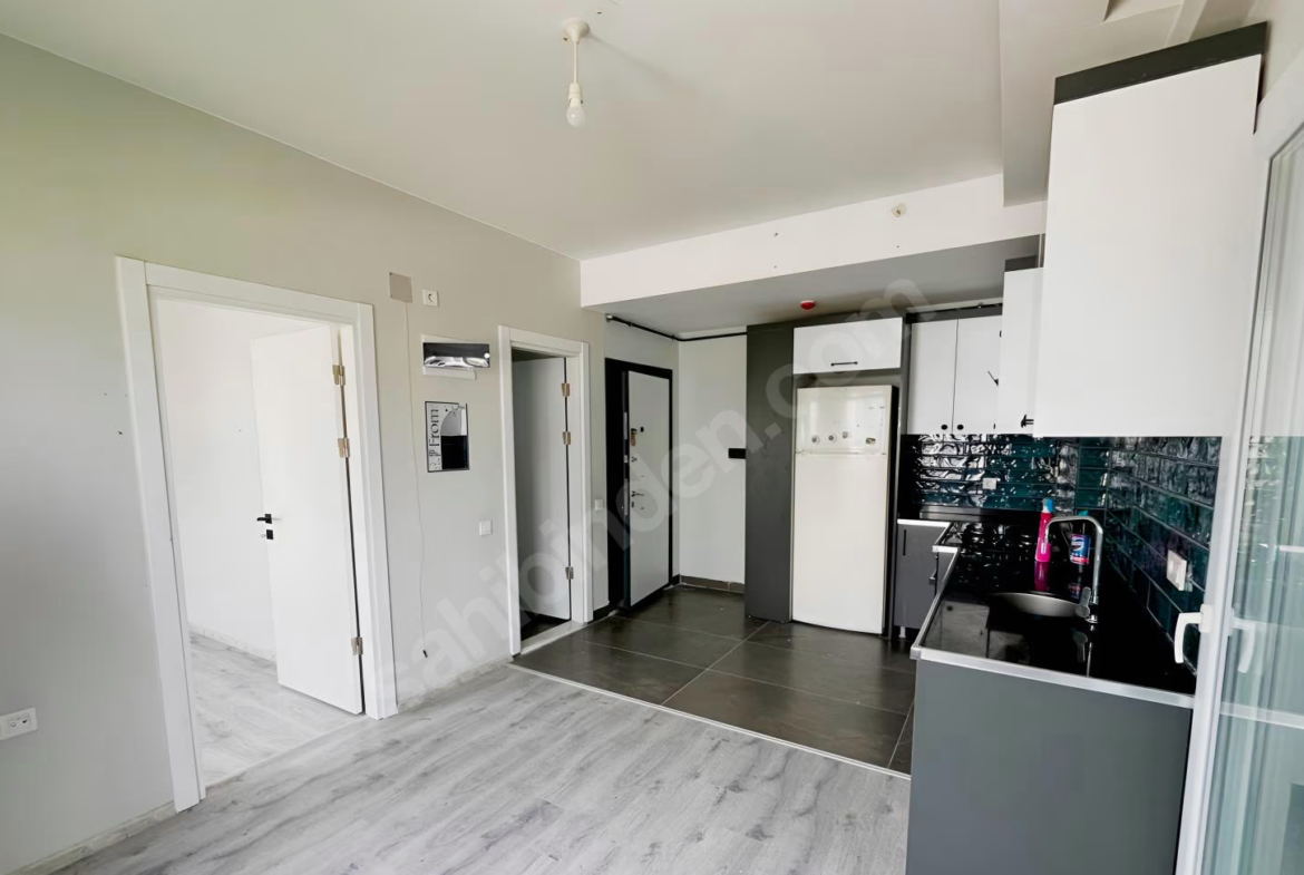 Mersin Mezitli 75. Yıl Mahallesi 1+1 55 m² Klima Satılık Daire