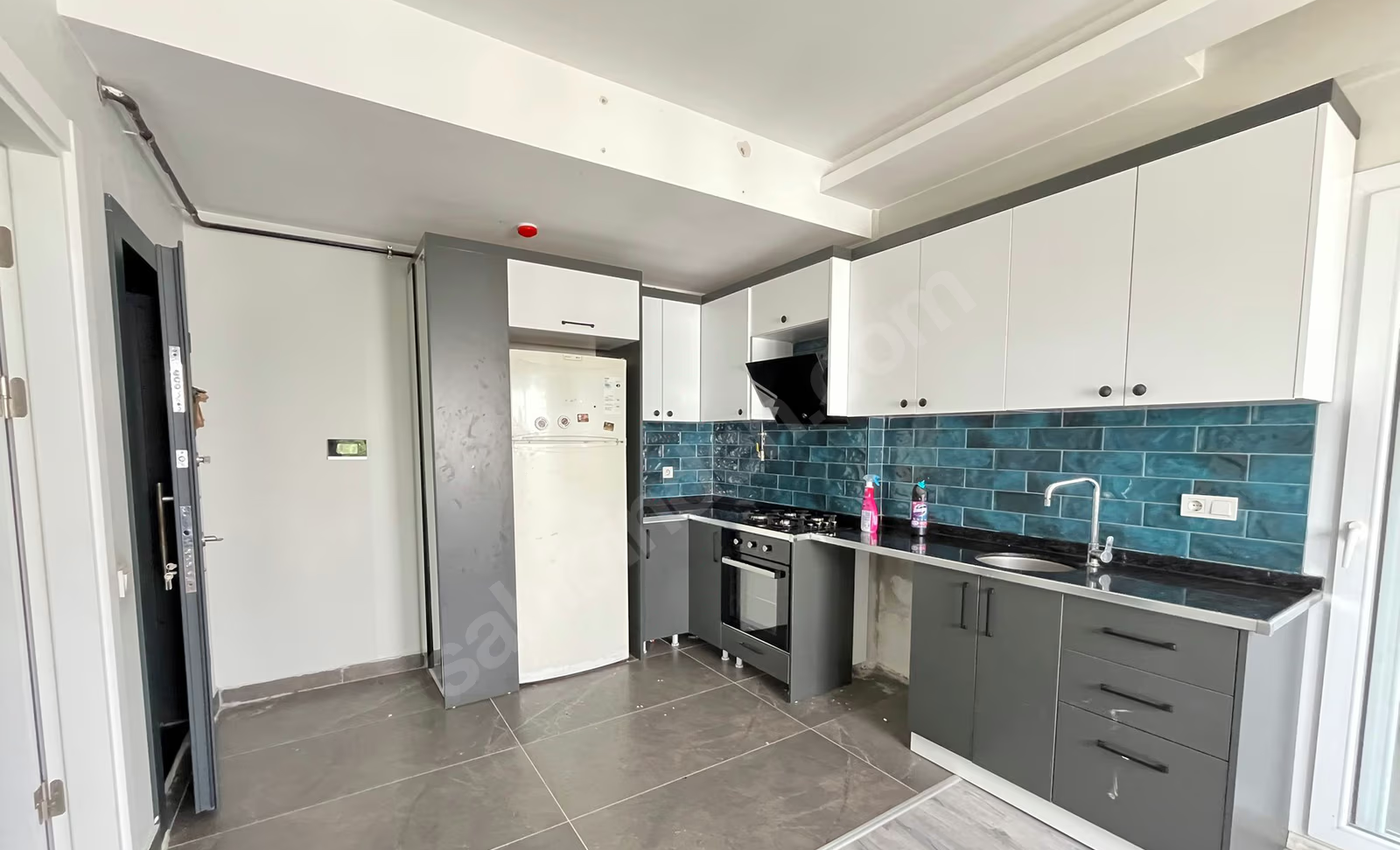 Mersin Mezitli 75. Yıl Mahallesi 1+1 55 m² Klima Satılık Daire