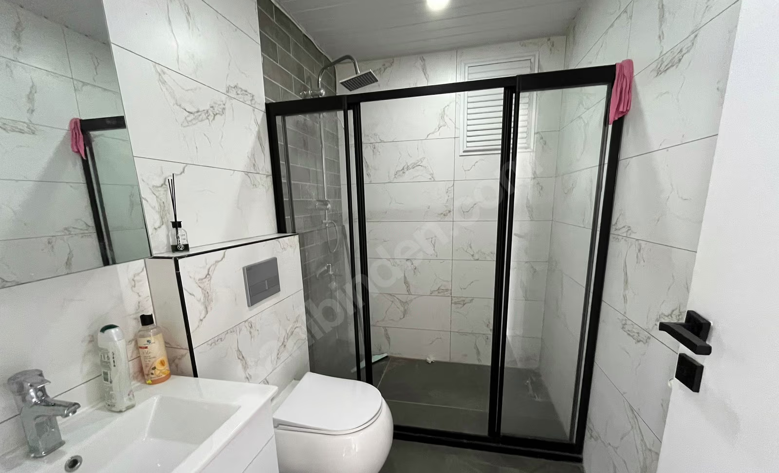 Mersin Mezitli 75. Yıl Mahallesi 1+1 55 m² Klima Satılık Daire