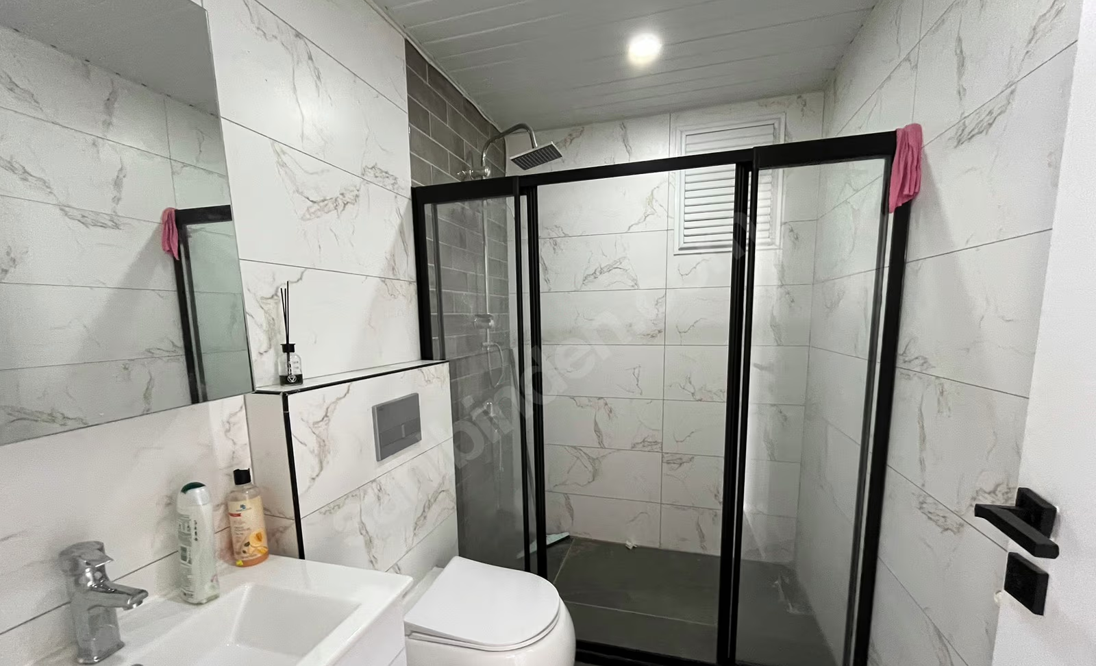 Mersin Mezitli 75. Yıl Mahallesi 1+1 55 m² Klima Satılık Daire