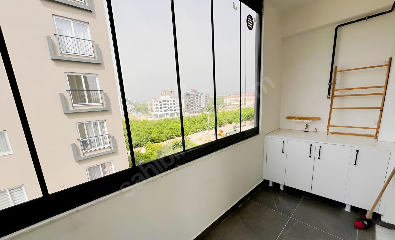 Mersin Mezitli 75. Yıl Mahallesi 1+1 55 m² Klima Satılık Daire