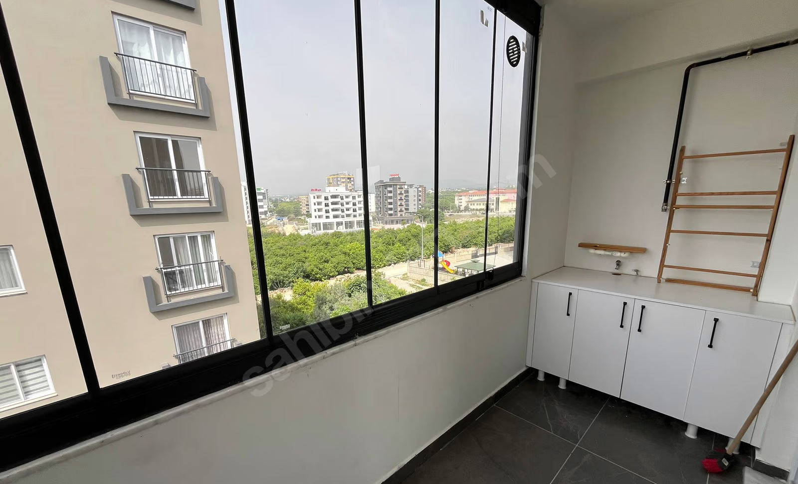 Mersin Mezitli 75. Yıl Mahallesi 1+1 55 m² Klima Satılık Daire