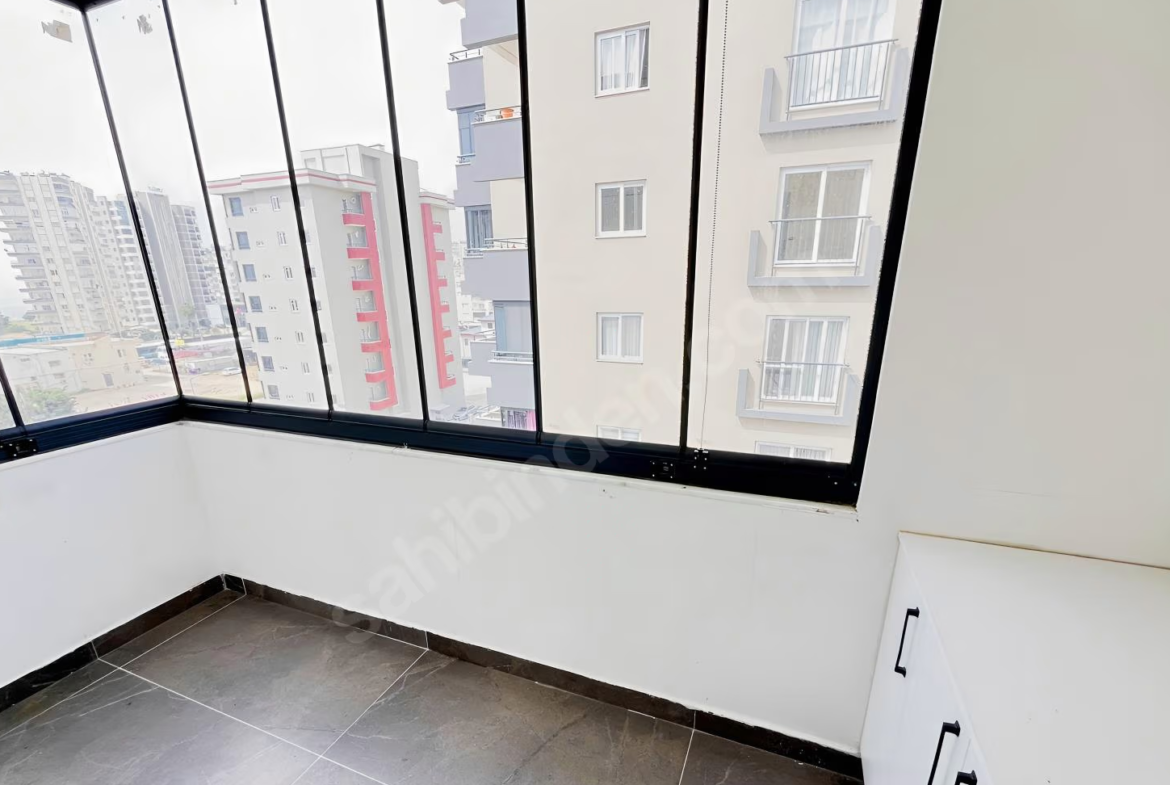 Mersin Mezitli 75. Yıl Mahallesi 1+1 55 m² Klima Satılık Daire