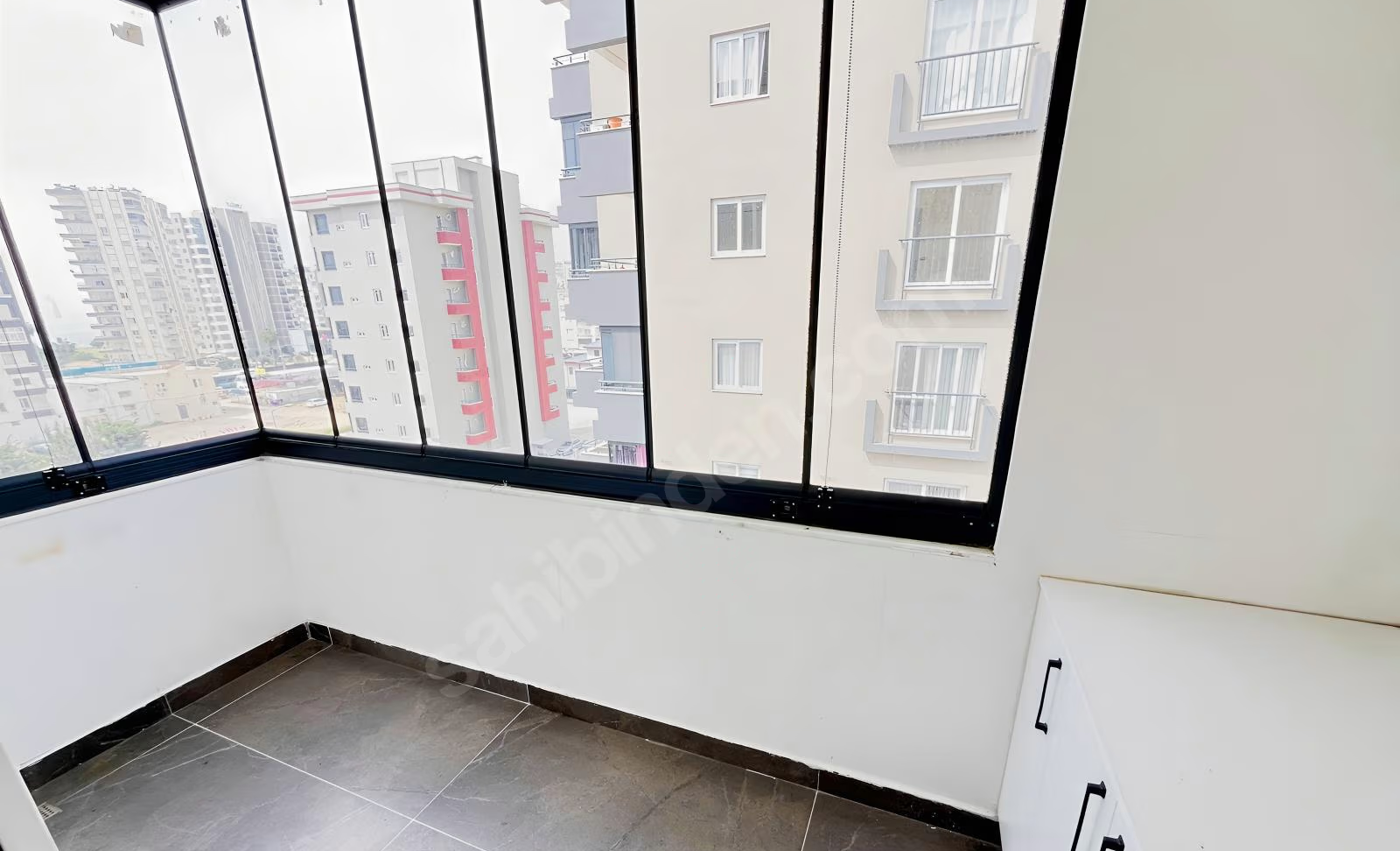 Mersin Mezitli 75. Yıl Mahallesi 1+1 55 m² Klima Satılık Daire