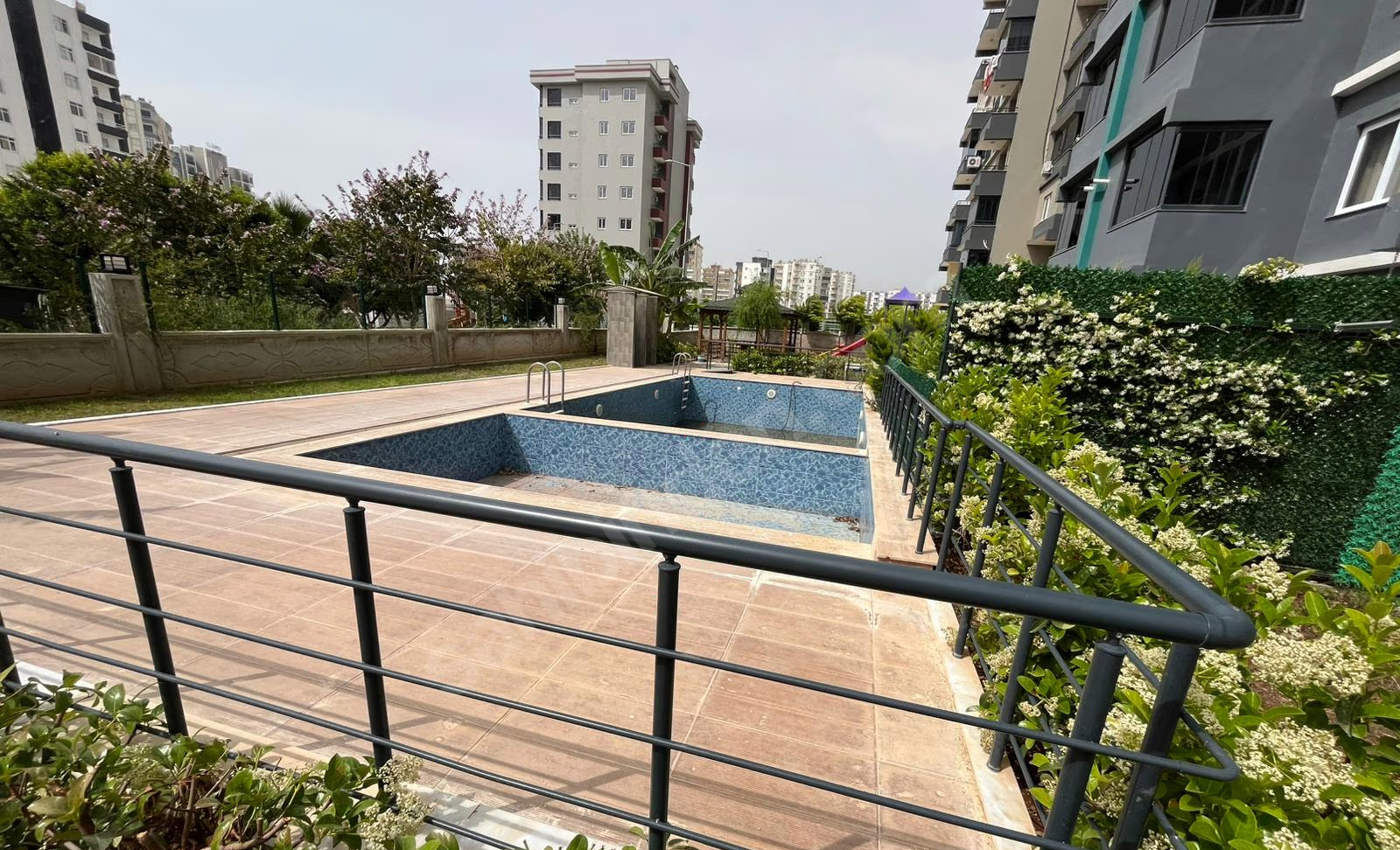 Mersin Mezitli 75. Yıl Mahallesi 1+1 55 m² Klima Satılık Daire