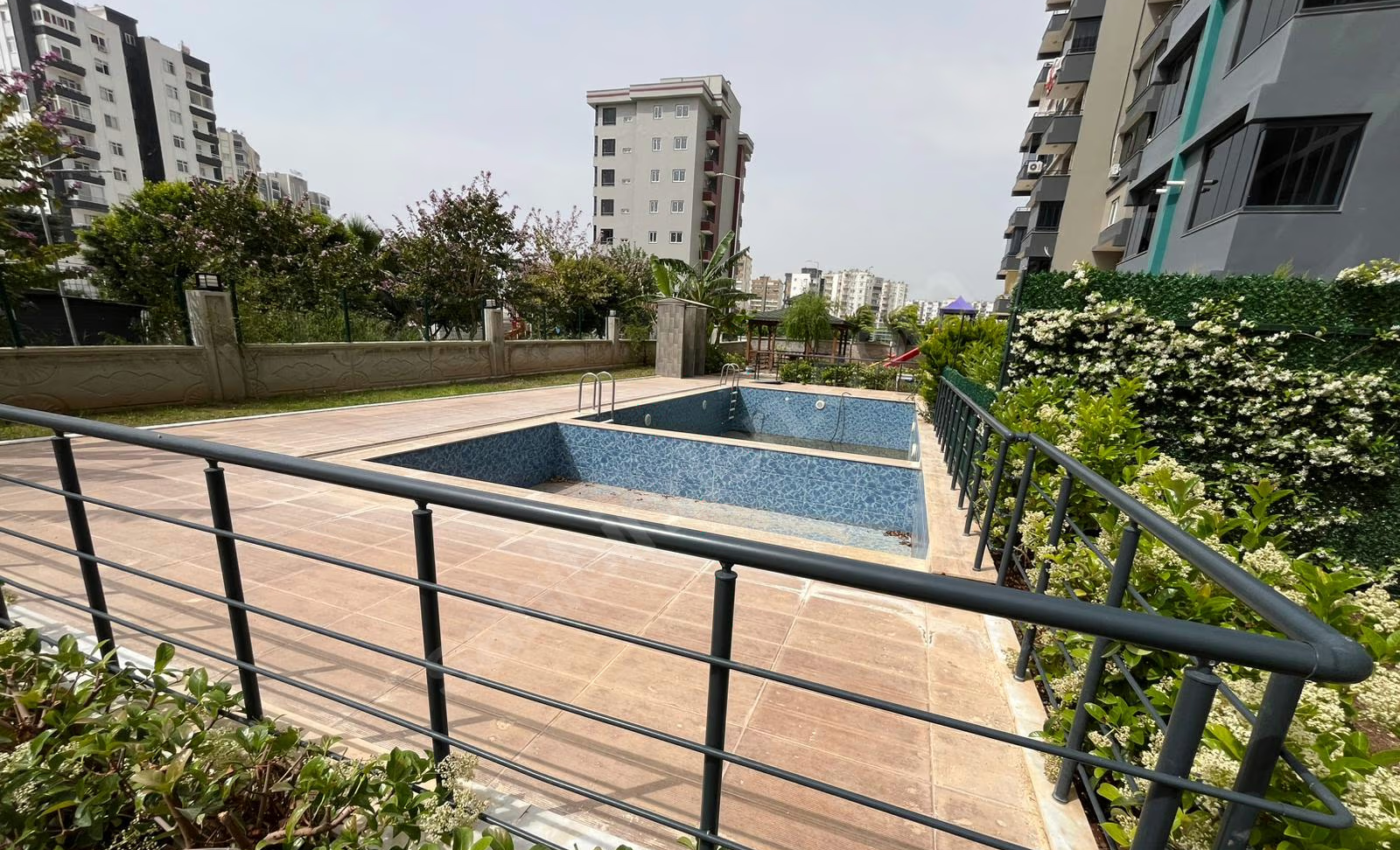 Mersin Mezitli 75. Yıl Mahallesi 1+1 55 m² Klima Satılık Daire