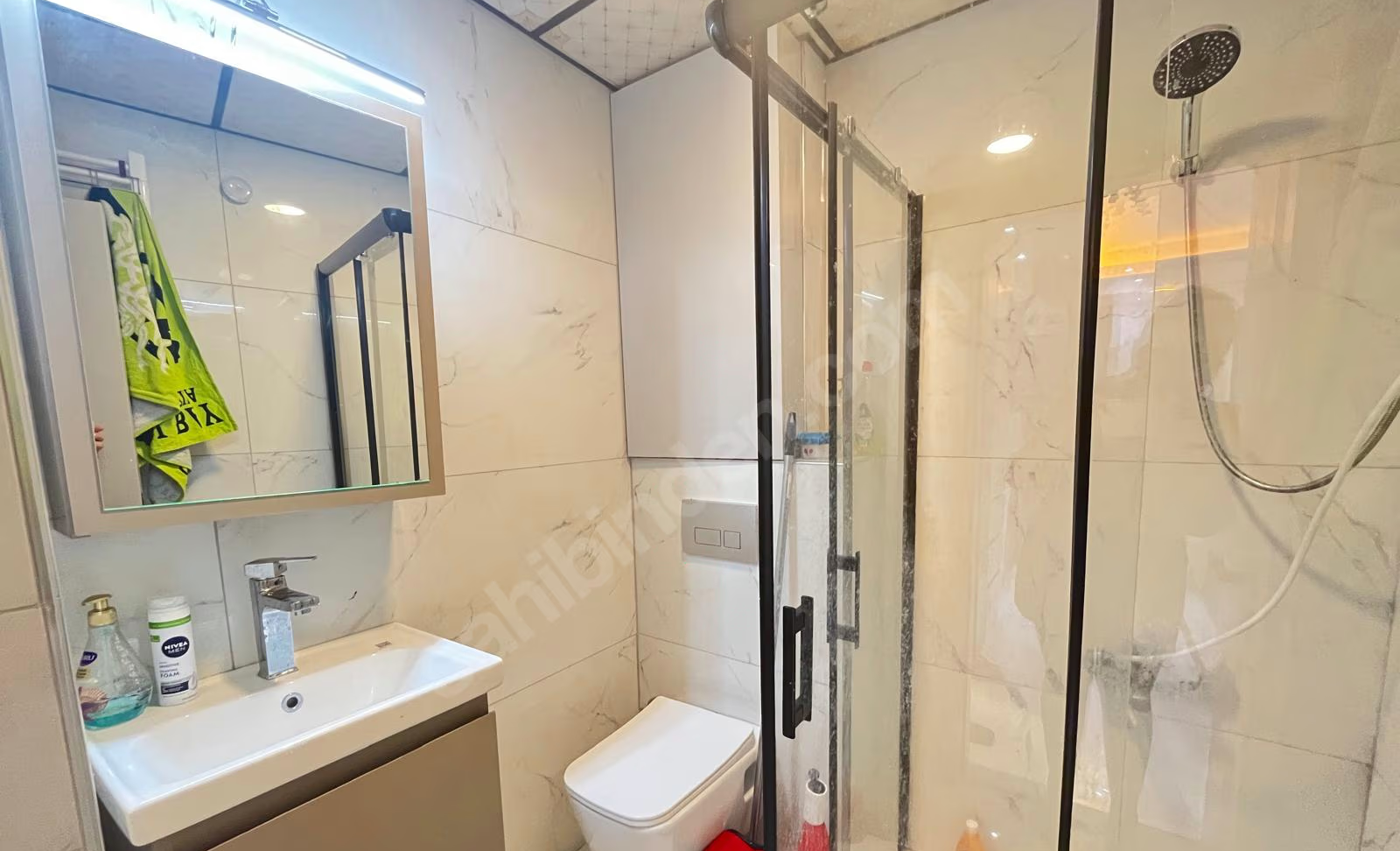 Mersin Mezitli 75. Yıl Mahallesi 1+1 60 m² Klima Satılık Daire