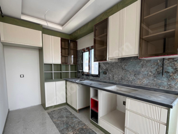 Mersin Mezitli 75. Yıl Mahallesi 1+1 70 m² Doğalgaz Kombili Kiralık Daire