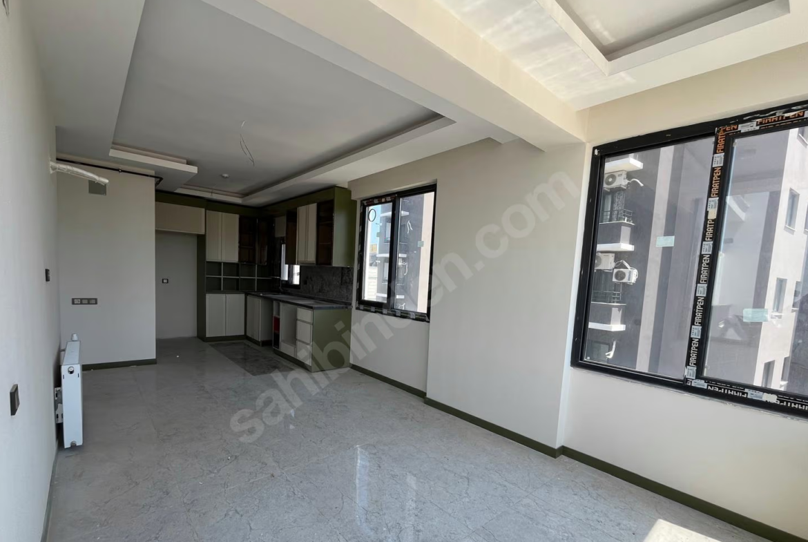 Mersin Mezitli 75. Yıl Mahallesi 1+1 70 m² Doğalgaz Kombili Kiralık Daire