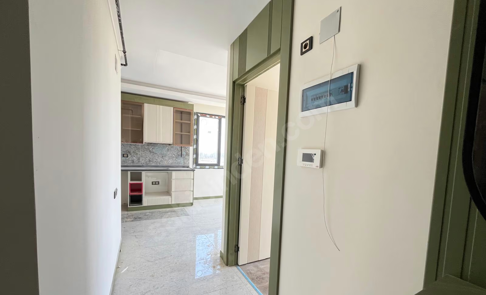 Mersin Mezitli 75. Yıl Mahallesi 1+1 70 m² Doğalgaz Kombili Kiralık Daire