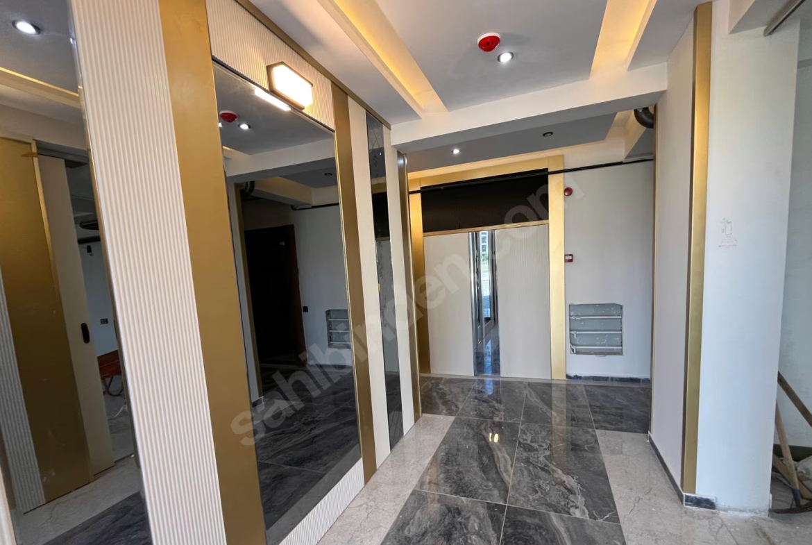 Mersin Mezitli 75. Yıl Mahallesi 1+1 70 m² Doğalgaz Kombili Kiralık Daire