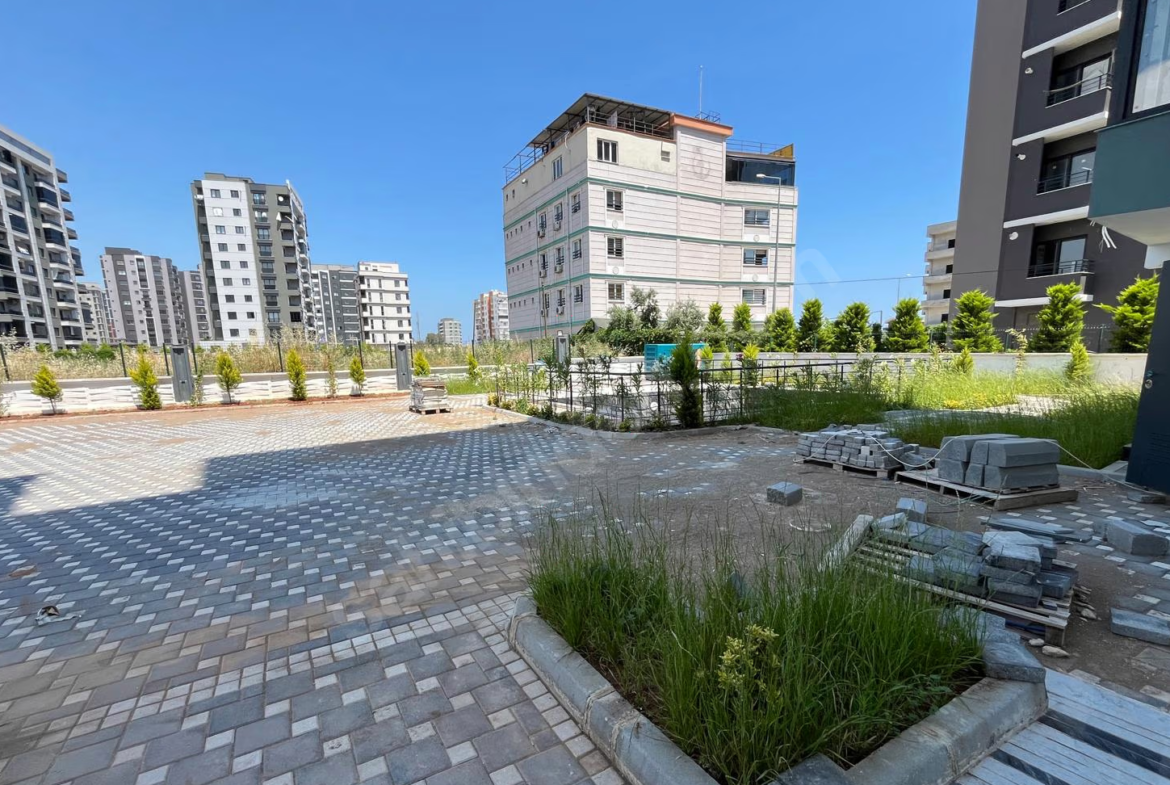 Mersin Mezitli 75. Yıl Mahallesi 1+1 70 m² Doğalgaz Kombili Kiralık Daire