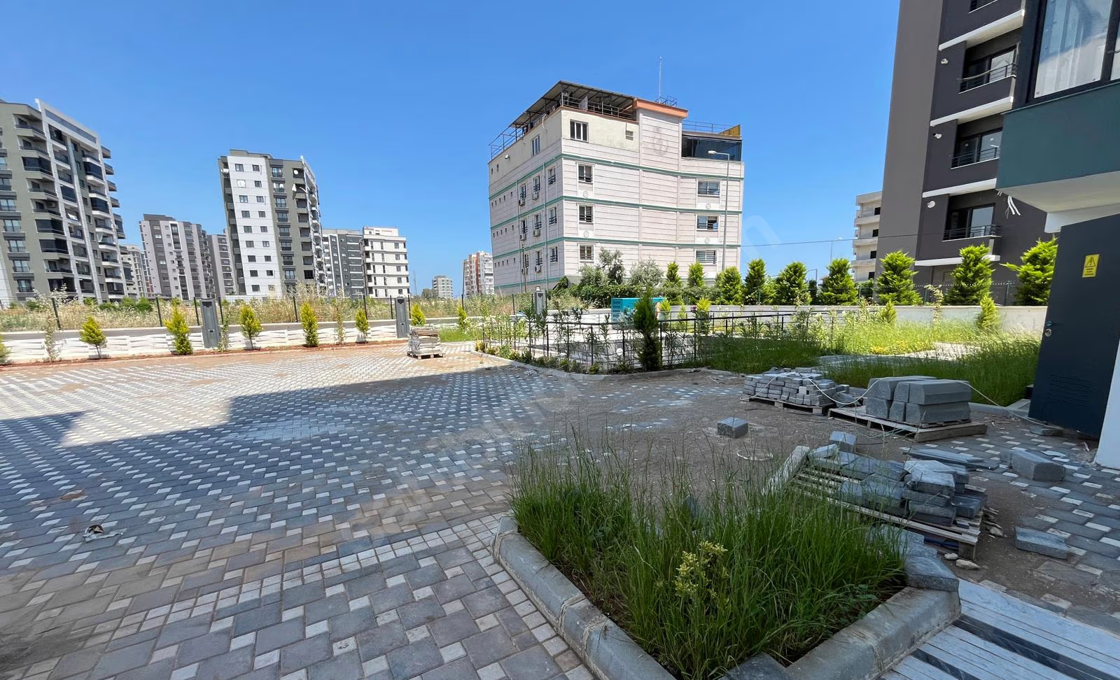 Mersin Mezitli 75. Yıl Mahallesi 1+1 70 m² Doğalgaz Kombili Kiralık Daire