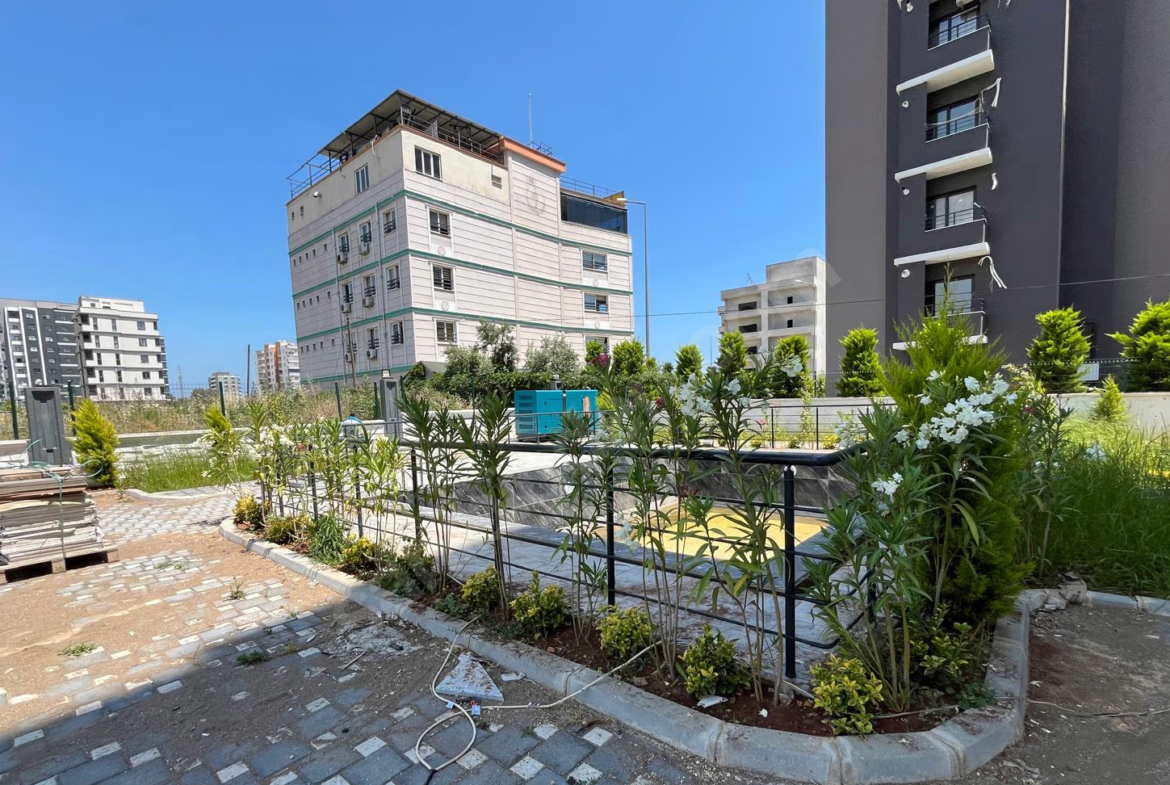 Mersin Mezitli 75. Yıl Mahallesi 1+1 70 m² Doğalgaz Kombili Kiralık Daire