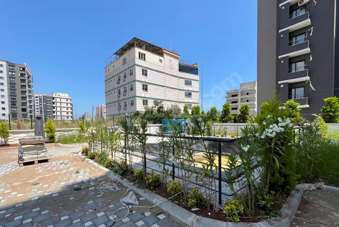 Mersin Mezitli 75. Yıl Mahallesi 1+1 70 m² Doğalgaz Kombili Kiralık Daire