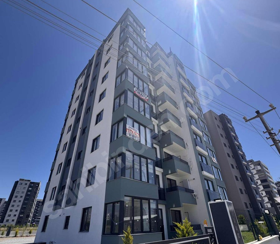 Mersin Mezitli 75. Yıl Mahallesi 1+1 70 m² Doğalgaz Kombili Satılık Daire