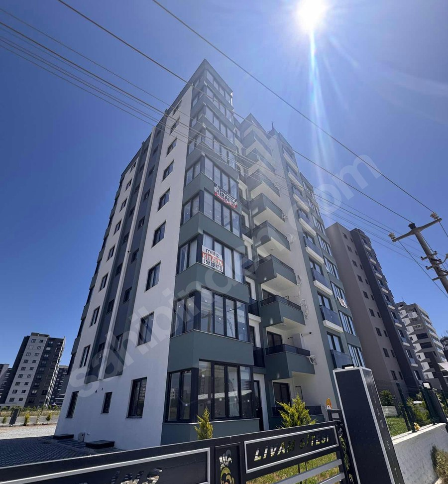 Mersin Mezitli 75. Yıl Mahallesi 1+1 70 m² Doğalgaz Kombili Satılık Daire