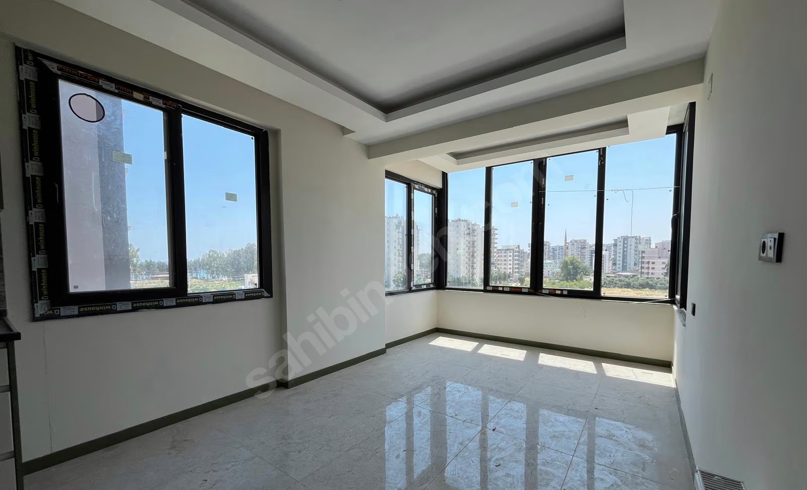 Mersin Mezitli 75. Yıl Mahallesi 1+1 70 m² Doğalgaz Kombili Satılık Daire