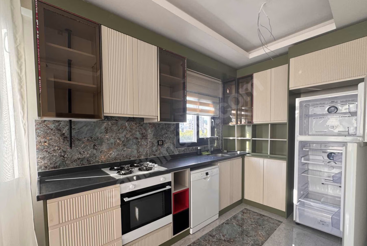Mersin Mezitli 75. Yıl Mahallesi 1+1 70 m² Doğalgaz Kombili Satılık Daire