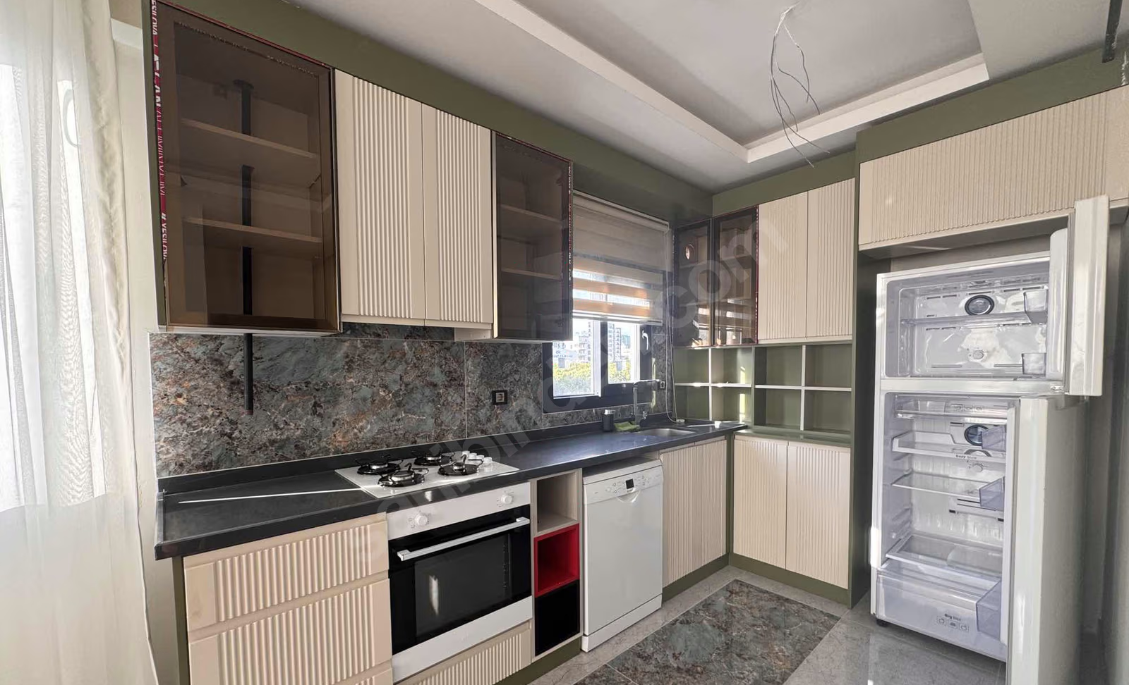 Mersin Mezitli 75. Yıl Mahallesi 1+1 70 m² Doğalgaz Kombili Satılık Daire