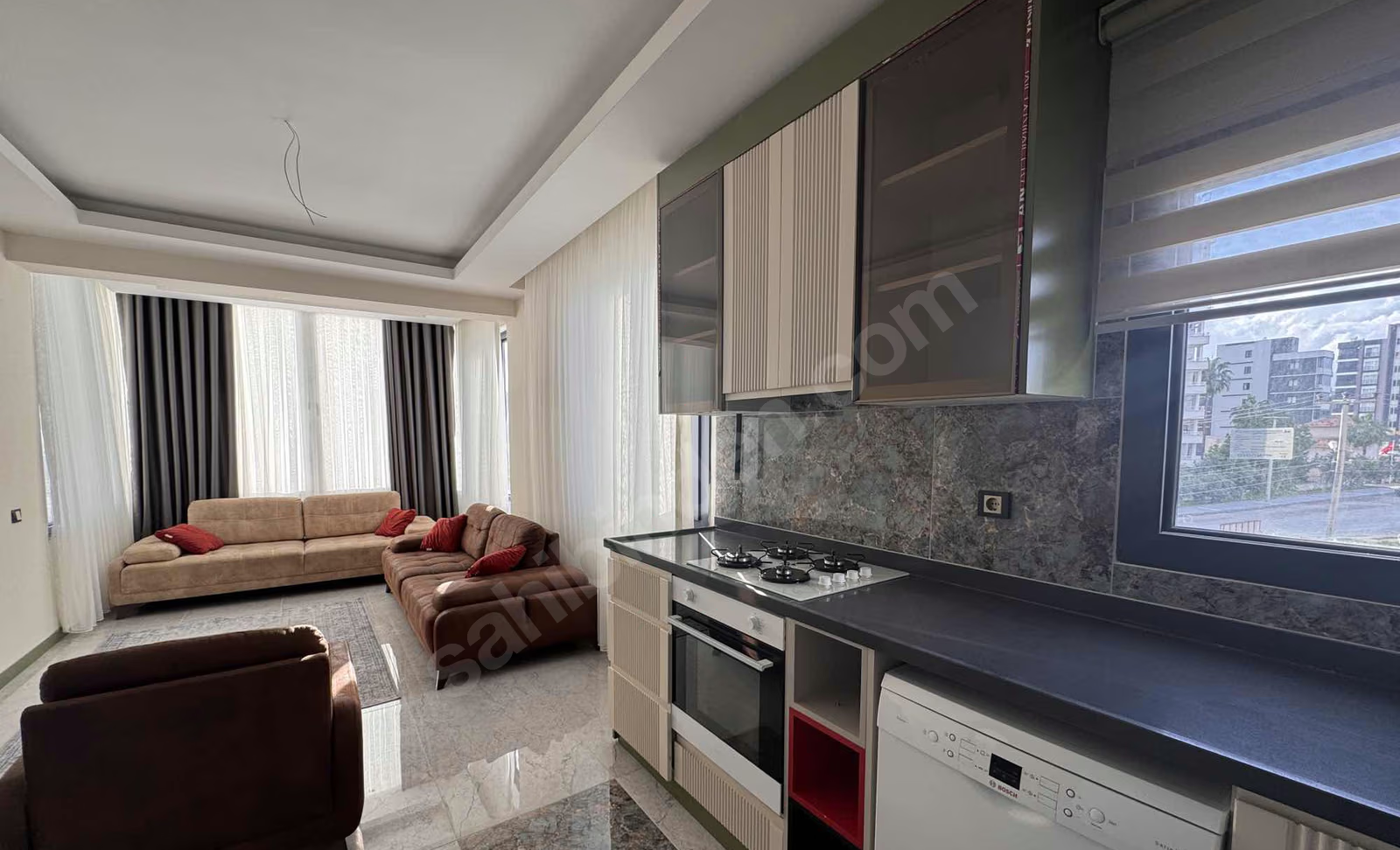 Mersin Mezitli 75. Yıl Mahallesi 1+1 70 m² Doğalgaz Kombili Satılık Daire