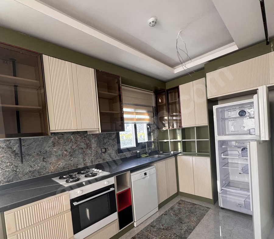 Mersin Mezitli 75. Yıl Mahallesi 1+1 70 m² Doğalgaz Kombili Satılık Daire