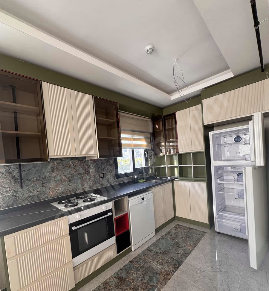 Mersin Mezitli 75. Yıl Mahallesi 1+1 70 m² Doğalgaz Kombili Satılık Daire