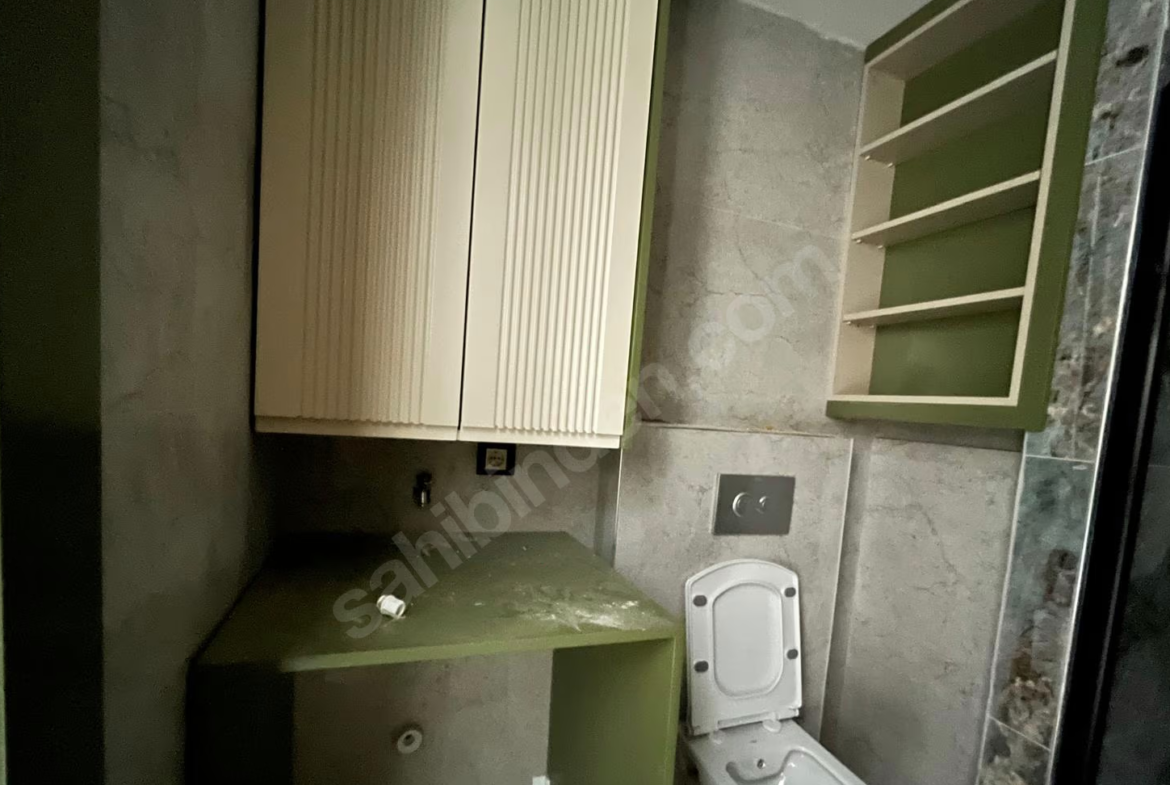 Mersin Mezitli 75. Yıl Mahallesi 1+1 70 m² Doğalgaz Kombili Satılık Daire